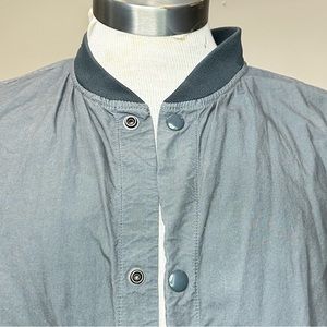 Large GAP men’s lightweight denim jacket, Grey “Date Night” 💐💝 Like New